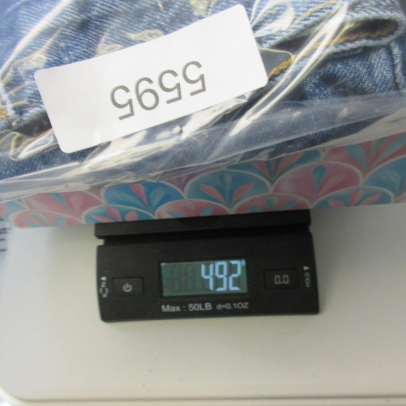 Levis Premium 80s Mom Jeans Womens 24 Blue Denim High Rise Distressed 492 - Picture 15 of 15